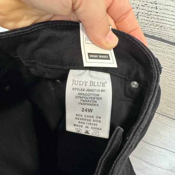 Judy Blue Plus Size Black Wide Leg Tummy Control Crop Jeans Size 24W - Picture 8 of 8